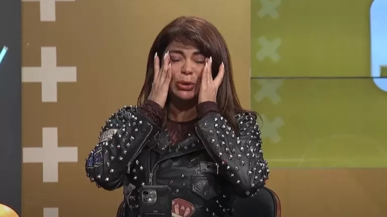 Antonella Ríos Llora Ahogo